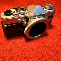 OLYMPUS OM-1
