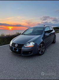 Volkswagen Golf V