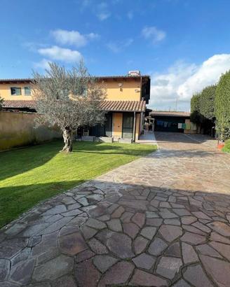 Villa di 80 m² con 3 locali e box auto doppio a Fi