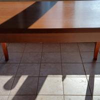 Tavolo color ciliegio con piedi in faggio 1.40x80