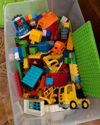 Costruzioni Lego Duplo con vari personaggi