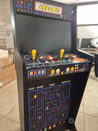Cabinato arcade