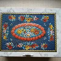 Scatola in latta per caramelle vintage