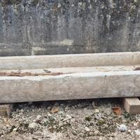 Vecchio lavello in pietra.