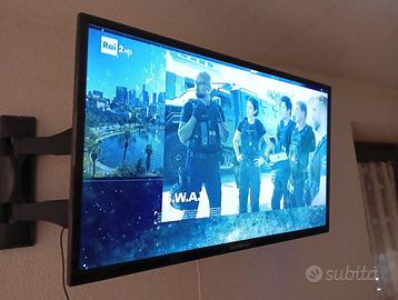 TV NordMende LED 32" + Staffa a muro orientabile