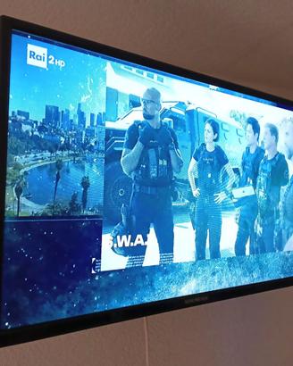 TV NordMende LED 32" + Staffa a muro orientabile