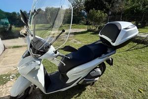 SH150 bianco 2021