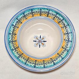 Piatto in ceramica di Deruta firmato F. Venturi 