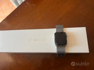 Apple Watch Series 4 / 44mm Silver