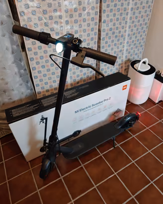 Monopattino Xiaomi Mi Electric Scooter Pro 2