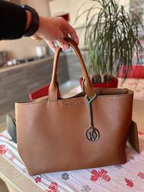 Borsa Armani