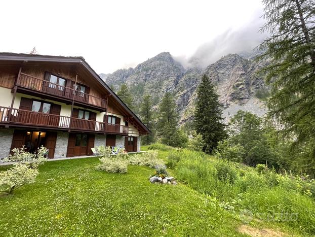 Privato Bilocale a Gressoney con Giardino