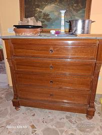 armadio e credenza antichi arredamento agriturismo