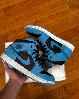 Air Jordan 1 Mid “University Blue/Black”