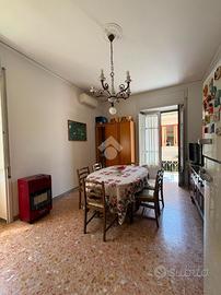 3 LOCALI A GRUMO NEVANO