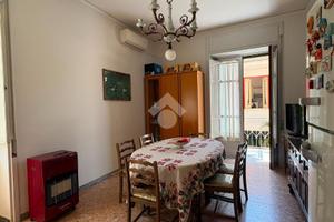 3 LOCALI A GRUMO NEVANO