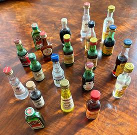 Bottigliette mignon liquori vintage da collezione