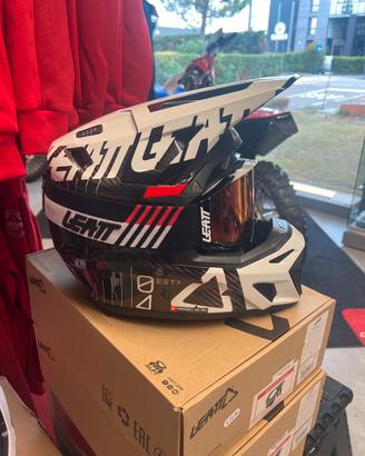 Casco Leatt 9.5 Carbon white