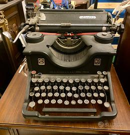 Macchina da scrivere olivetti m40