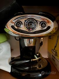 Macchina caffè Illy