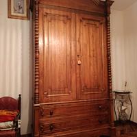 ARMADIO UMBERTINO A TORCIGLIONE