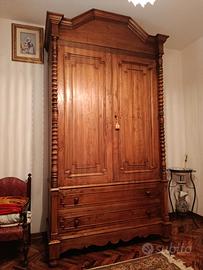 ARMADIO UMBERTINO A TORCIGLIONE