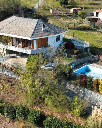 Villa indipendente con due alloggi, ampio giardino