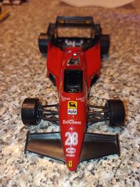 Ferrari F1 126 C4 bergher 1:24 Bburago 