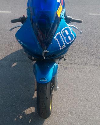 Cupolino doppia bolla Yamaha r6 anno 2003
Ottime c