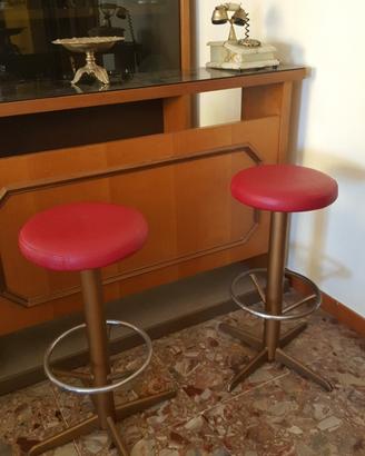 Angolo bar con sgabelli stile Vintage