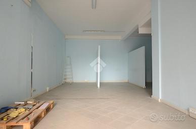NEGOZIO A TIVOLI