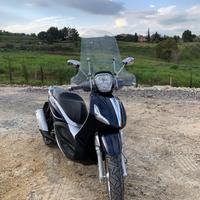 Beverly 300 ie
