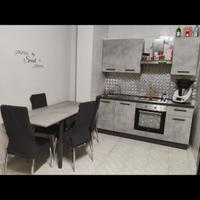 cucina, tavolo e sedie