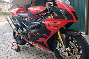 Aprilia RSV 1000 Factory 2005 - da leggere
