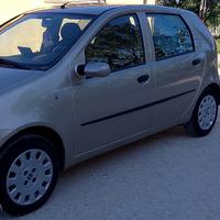 Auto fiat punto