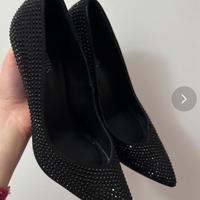 Decollete Lora Ferres