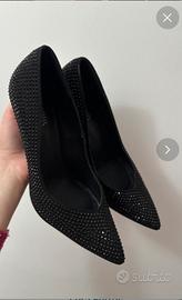 Decollete Lora Ferres