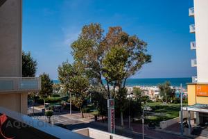 6/7 posti letto con grande balcone vista mare