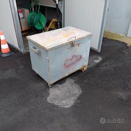 cassetta /cassone  attrezzi 