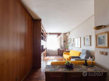 Appartamento di 98 m² con 3 locali e box auto a Mi