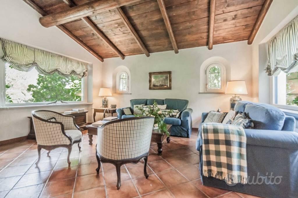 Rustico / Casale di 387 m² con più di 5 locali e b - Vista 3