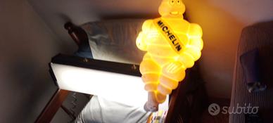 Insegna luminosa michelin 