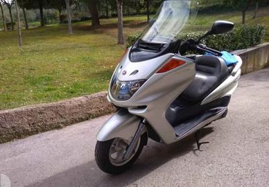 Yamaha majesty 250 anno 2004 