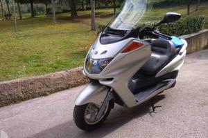 Yamaha majesty 250 anno 2004 