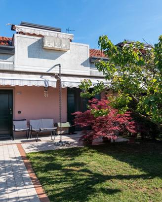 Roncaglia - porzione di testa di villa a schiera