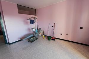 Via Peretti Ufficio o studio medico 75mq+postauto