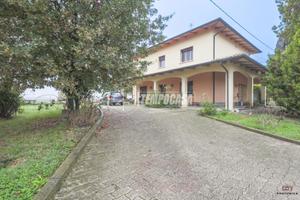 Villa a Conselice Via Predola Massari 6 locali