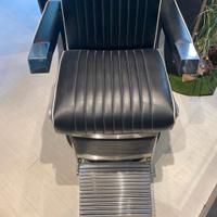 poltrona nuova barbiere particolare nel suo colore