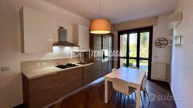 TRE LOCALI ARREDATO CON DOPPI BALCONI