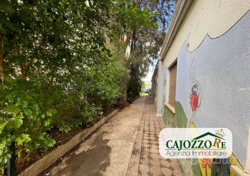 Appartamento di 255 m² con più di 5 locali e box a - Vista 2